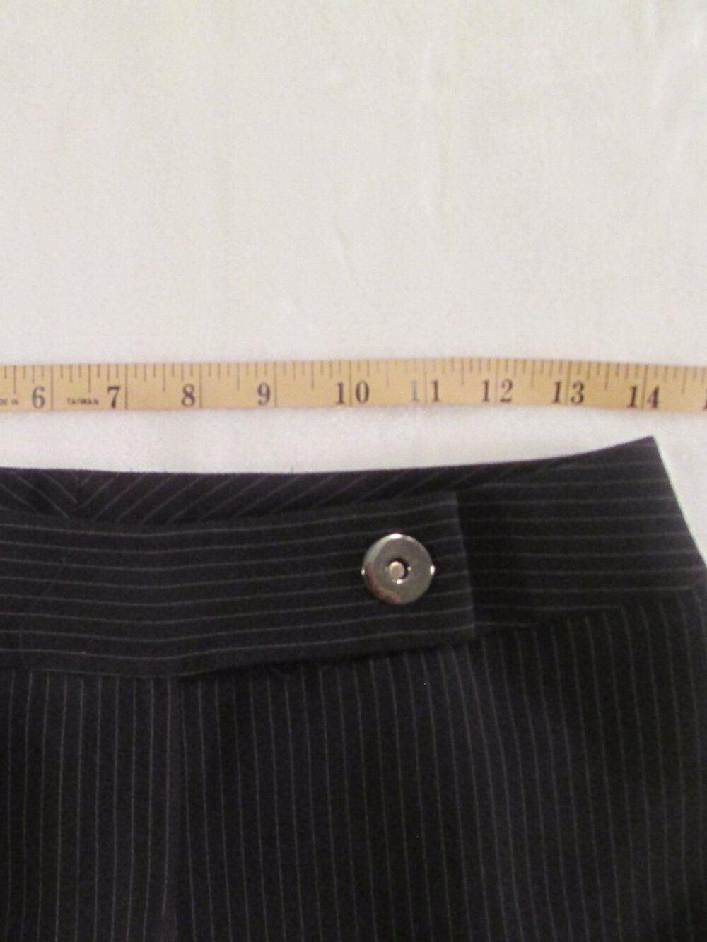 TAHARI Pinstripe Pant Suit Cinched Waist Blazer and Trouser Size 4 - Picture 13 of 15